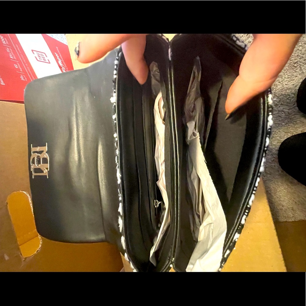 SOLD! NWT Badgley Mischka Crossbody Purse - Picture 6 of 7